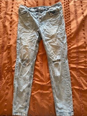 Light Wash Distressed Skinny Jeans